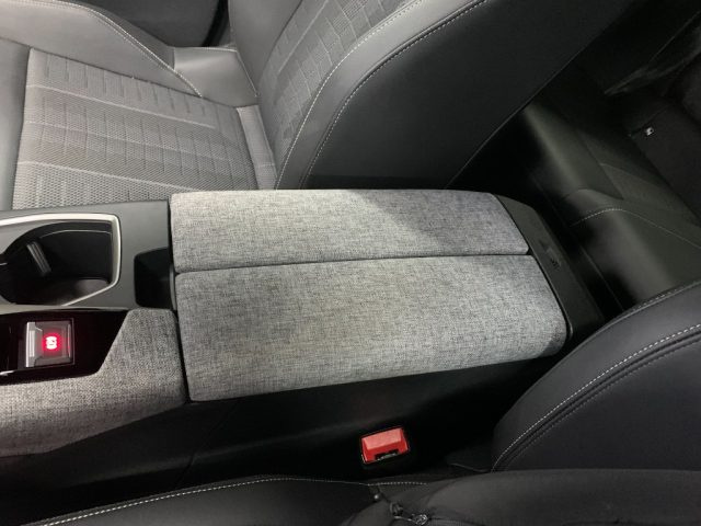 PEUGEOT 3008 usata, con Volante multifunzione