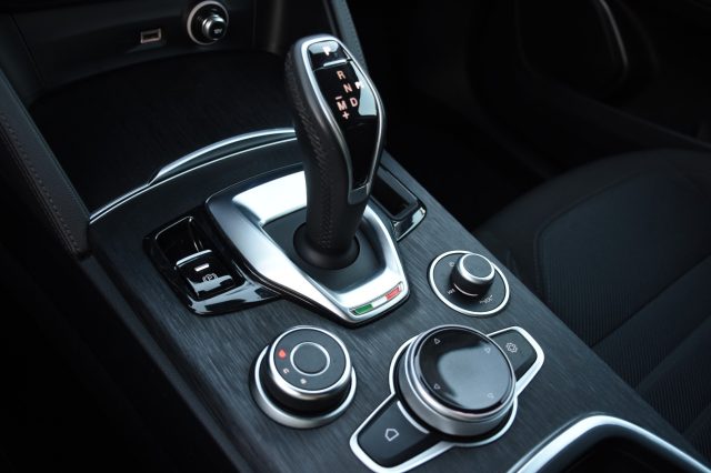ALFA ROMEO Stelvio usata, con Volante multifunzione