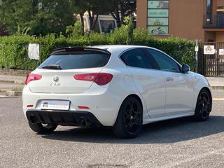 ALFA ROMEO Giulietta usata, con Autoradio