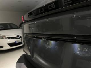 PEUGEOT 2008 usata, con Controllo automatico clima