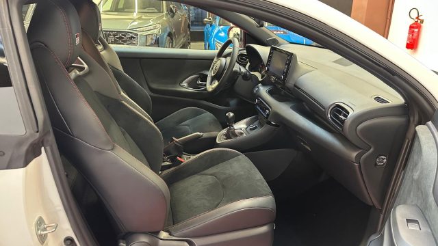 TOYOTA Yaris usata, con Sistema di navigazione