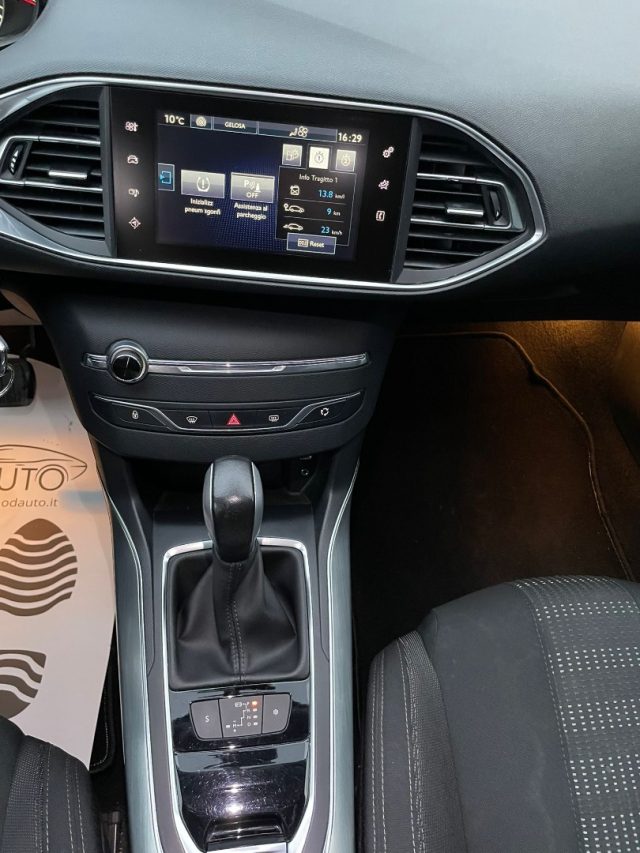 PEUGEOT 308 usata, con Park Distance Control