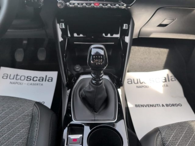 PEUGEOT 2008 usata, con Sensori di parcheggio posteriori