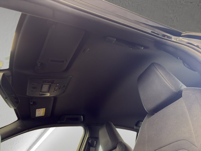 LEXUS UX 250h usata, con Specchietti laterali elettrici