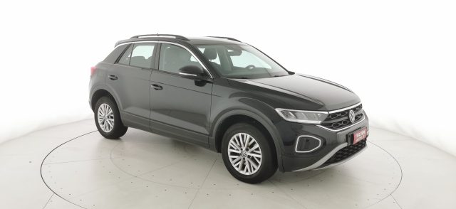 VOLKSWAGEN T-Roc usata, con Leve al volante