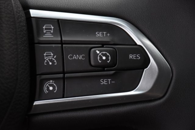 JEEP Compass usata, con Volante in pelle