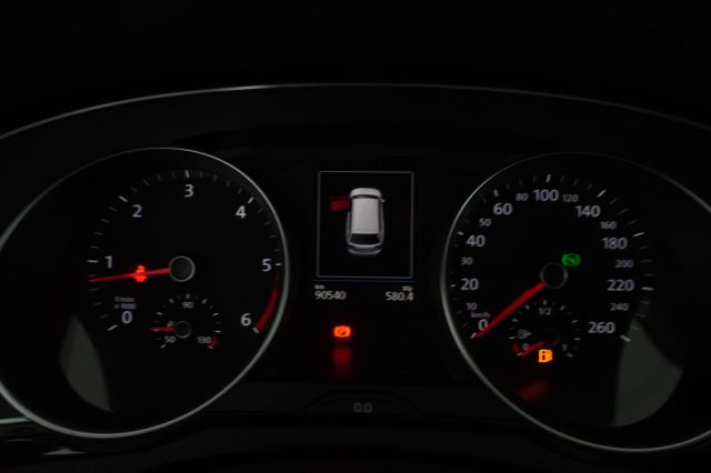 VOLKSWAGEN Passat usata 13