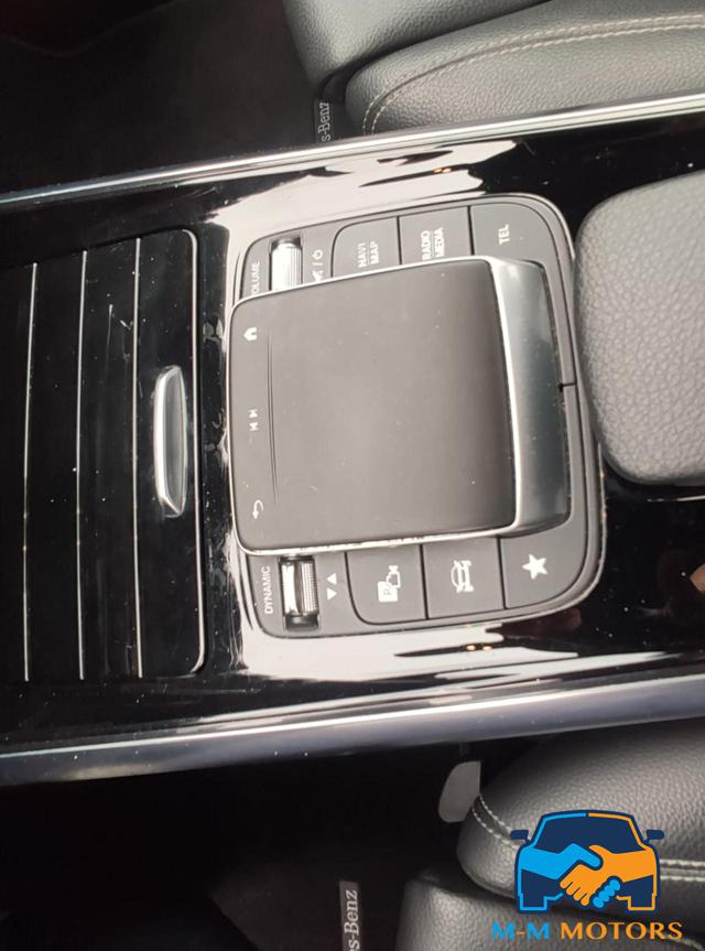 MERCEDES-BENZ GLA 200 usata, con Telecamera per parcheggio assistito