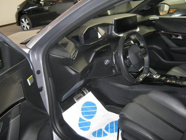 PEUGEOT 208 usata, con Alzacristalli elettrici