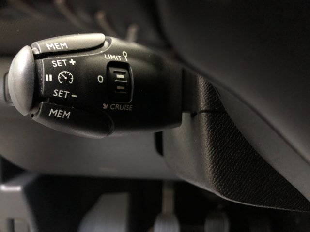 PEUGEOT 308 usata, con Airbag testa