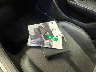 PEUGEOT 308 usata, con Sistema di navigazione