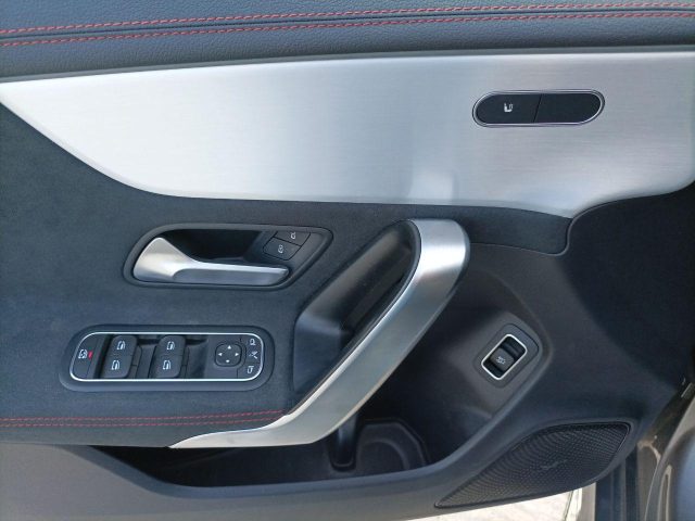 MERCEDES-BENZ CLA 200 usata, con Servosterzo