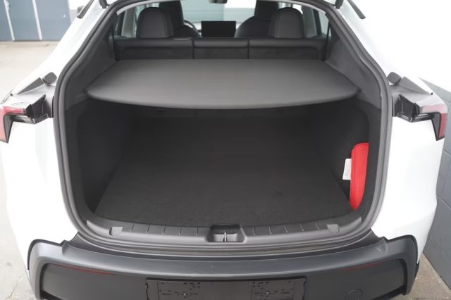 TESLA Model Y usata, con Chiusura centralizzata