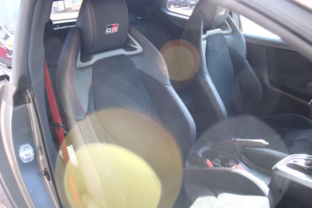 TOYOTA Yaris usata, con Interni in pelle