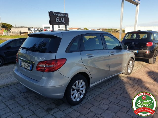 MERCEDES-BENZ B 180 usata, con Alzacristalli elettrici