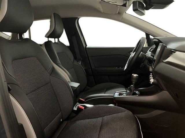 RENAULT Captur usata, con Volante in pelle
