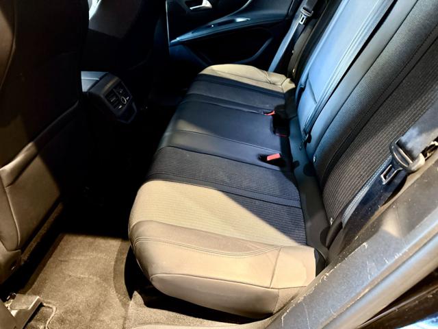 PEUGEOT 3008 usata, con Climatizzatore