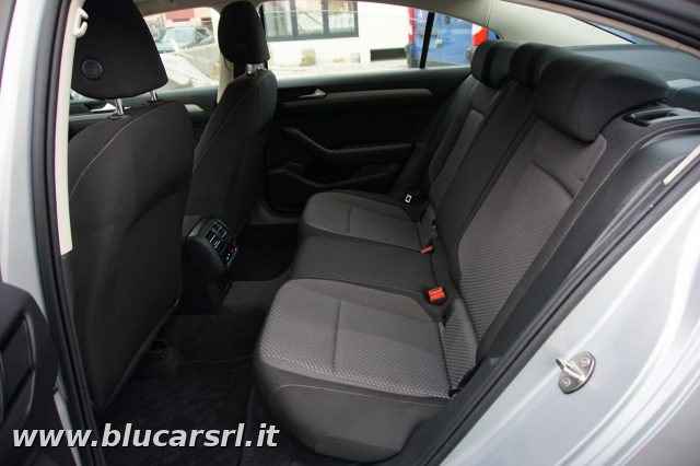 VOLKSWAGEN Passat usata, con ESP