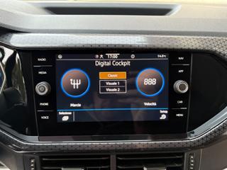 VOLKSWAGEN T-Cross usata, con Leve al volante