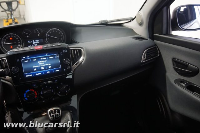 LANCIA Ypsilon usata, con Fendinebbia