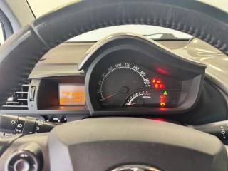 TOYOTA iQ usata 18