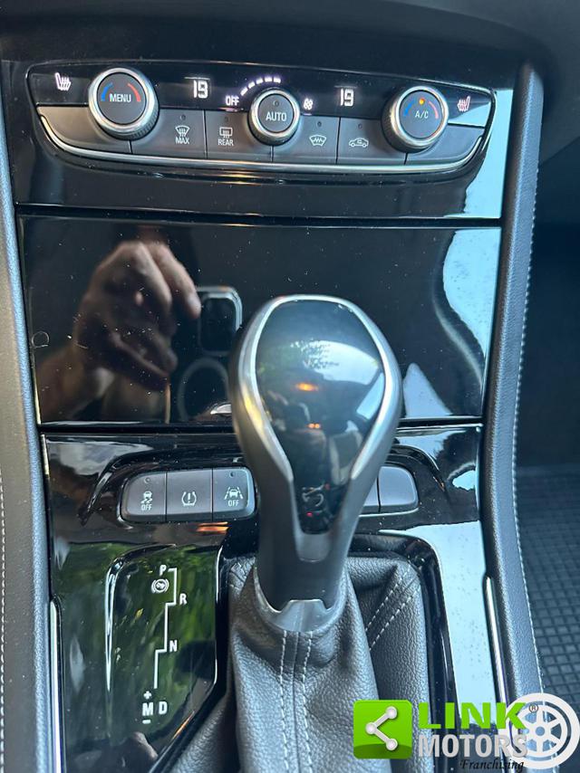 OPEL Grandland X usata, con Regolazione elettrica sedili