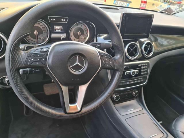 MERCEDES-BENZ CLA 200 usata, con Chiusura centralizzata