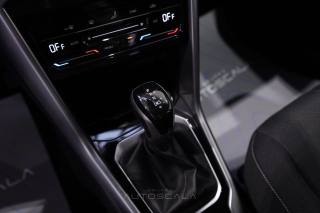 VOLKSWAGEN T-Roc usata, con USB