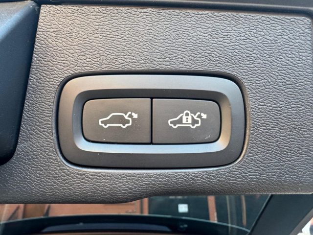 VOLVO XC60 usata, con Fari LED