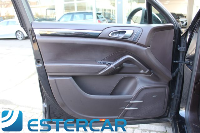 PORSCHE Cayenne usata, con Servosterzo