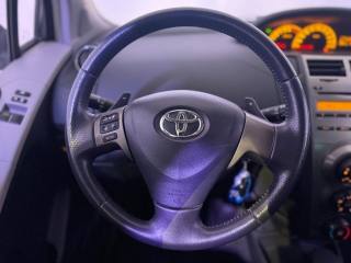 TOYOTA Yaris usata 14