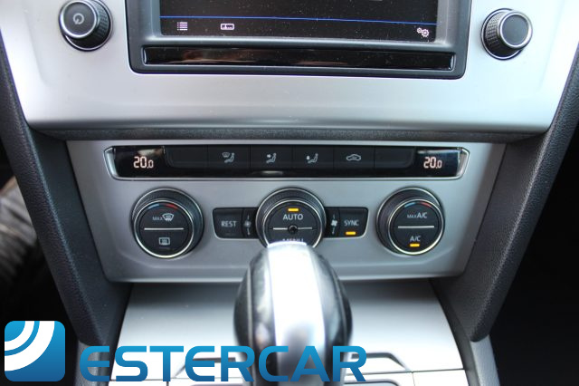 VOLKSWAGEN Passat Variant usata, con Controllo automatico clima