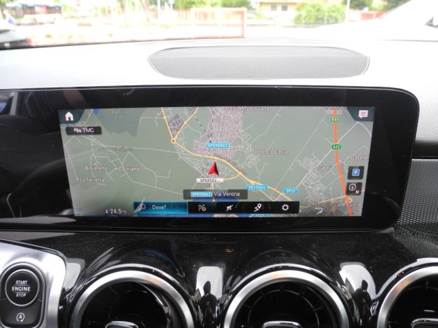 MERCEDES-BENZ GLB 200 usata, con Autoradio digitale