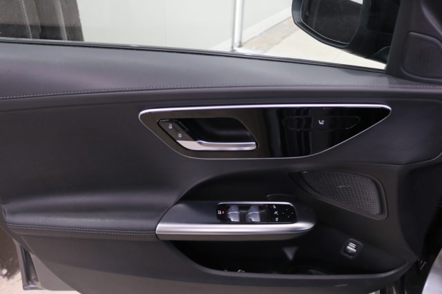 MERCEDES-BENZ C 220 usata, con Airbag testa