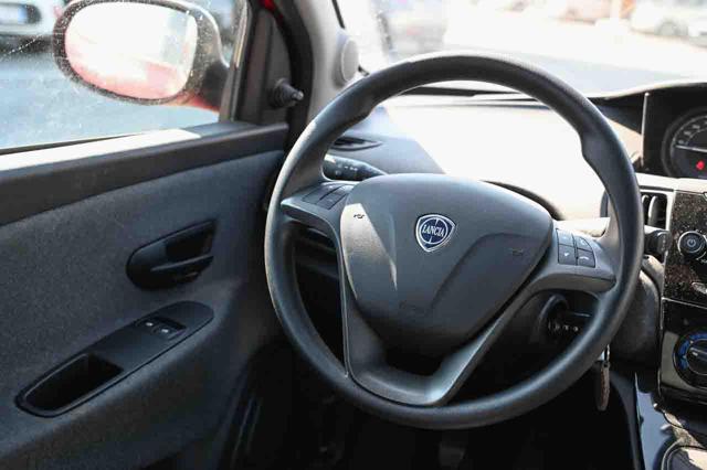 LANCIA Ypsilon usata, con USB