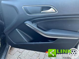 MERCEDES-BENZ GLA 220 usata, con Fari LED
