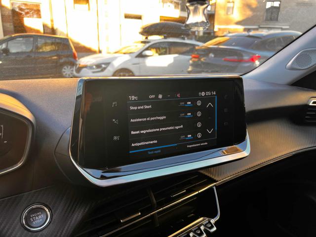 PEUGEOT 2008 usata, con Cruise Control