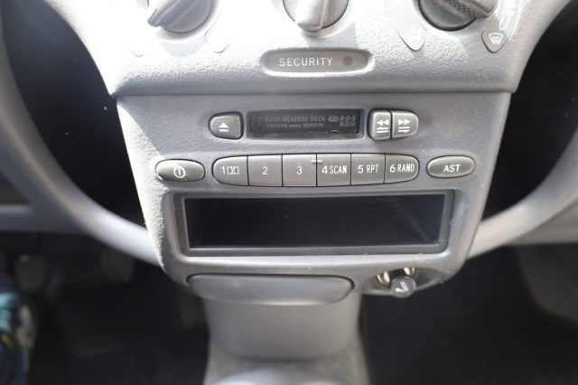 TOYOTA Yaris usata 27