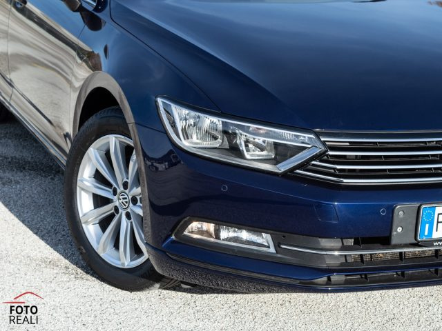 VOLKSWAGEN Passat Variant usata, con Frenata d