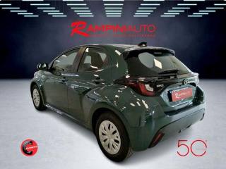 TOYOTA Yaris usata 9