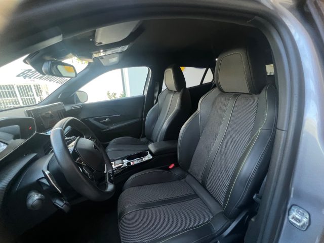 PEUGEOT 2008 usata, con Sensori di parcheggio posteriori