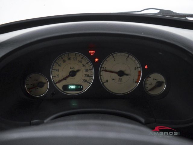 CHRYSLER Voyager usata 14