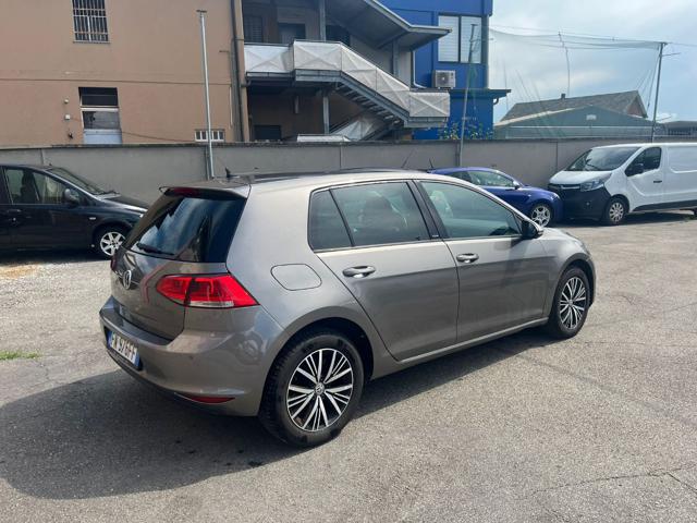 VOLKSWAGEN Golf usata, con Autoradio