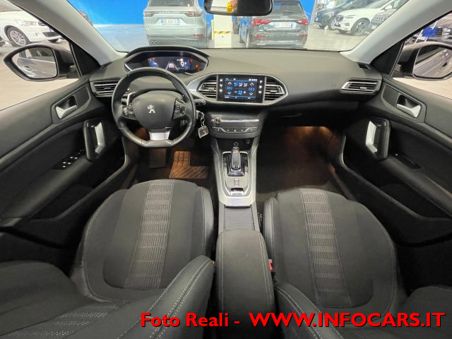 PEUGEOT 308 usata, con Sensori di parcheggio posteriori
