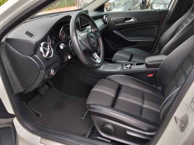 MERCEDES-BENZ GLA 180 usata, con Cronologia tagliandi