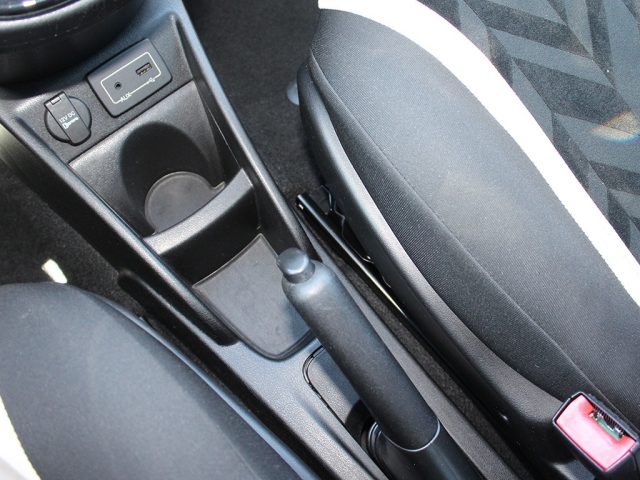 LANCIA Ypsilon usata, con Luci diurne