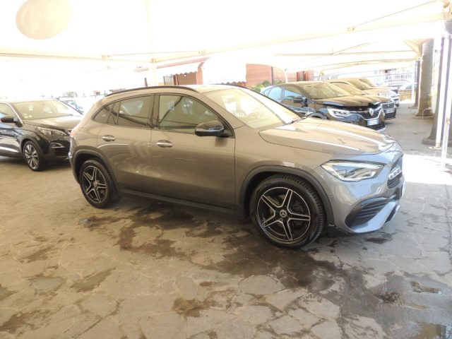 MERCEDES-BENZ GLA 200 usata, con Controllo automatico clima