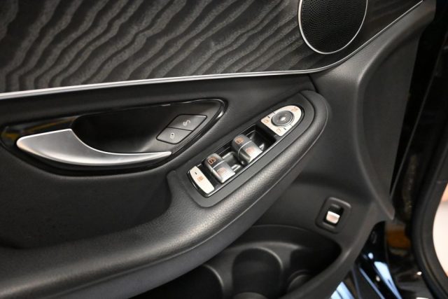 MERCEDES-BENZ GLC 220 usata 31