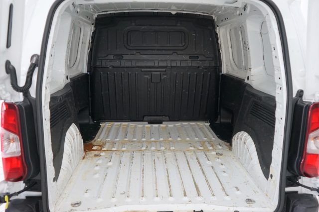OPEL Combo usata, con Autoradio digitale