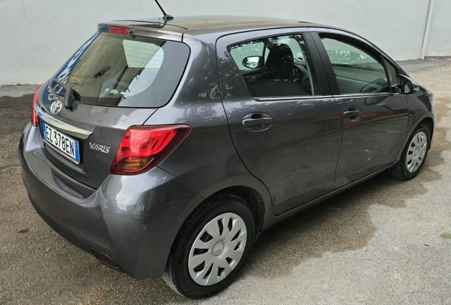 TOYOTA Yaris usata, con ESP